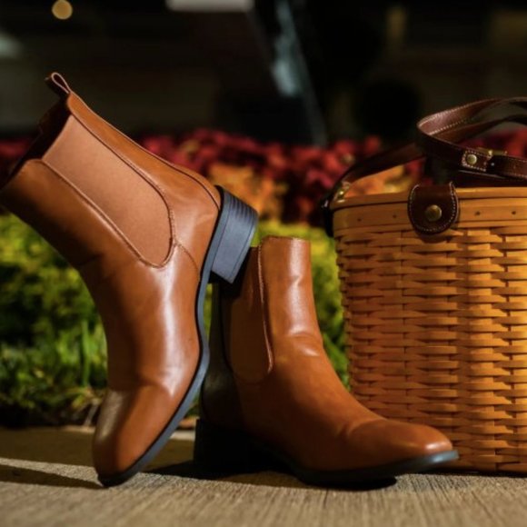 Vernetta Chelsea Boot - Picture 10 of 11